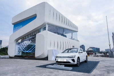 榮威R標(biāo) 新車迭代與新零售模式雙輪驅(qū)動，加速扎根市場